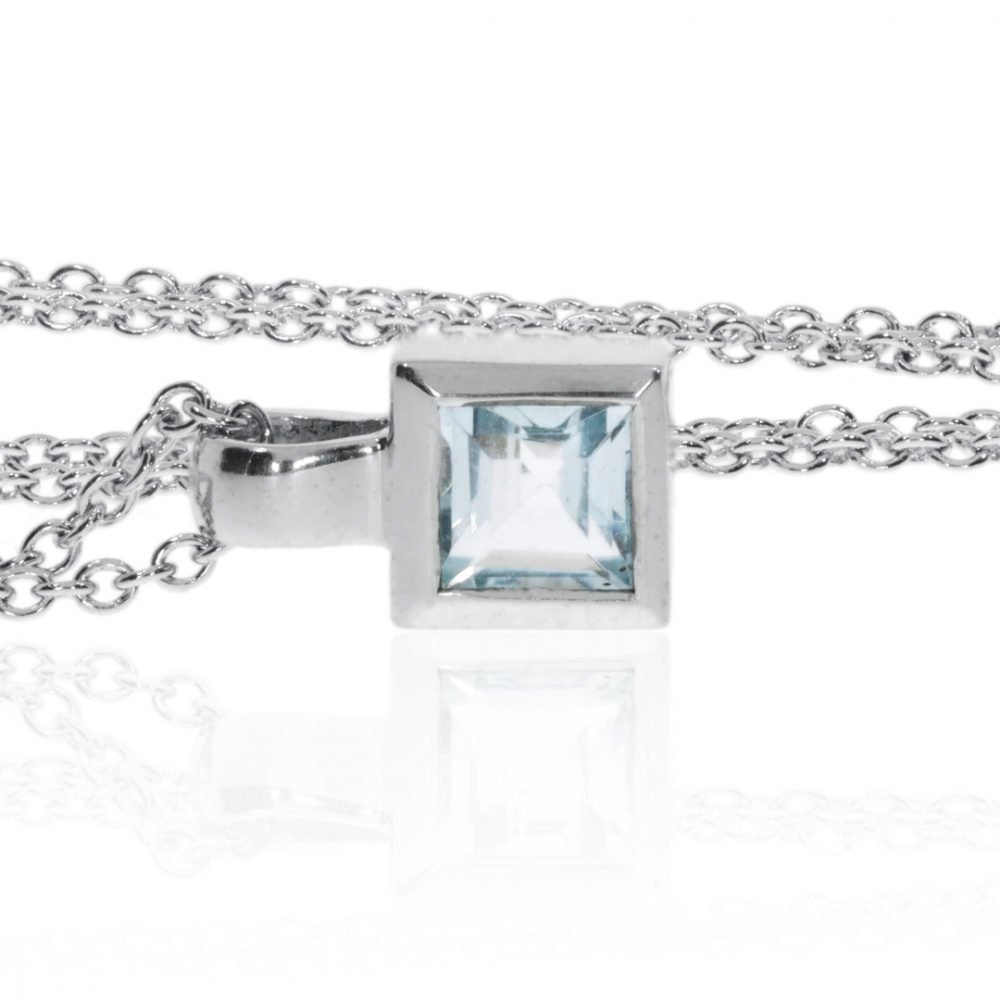 Blue Topaz And White Gold Pendant P919 Side
