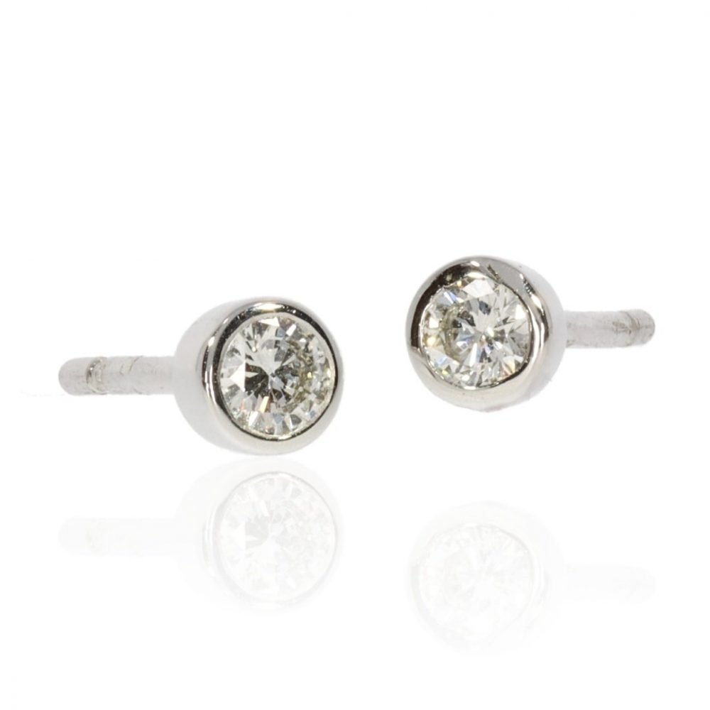 Diamond and white Gold Earstuds by Heidi Kjeldsen jewellery ER 2426 Flat