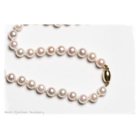 Beautiful Akoya Cultured Pearl Necklace B