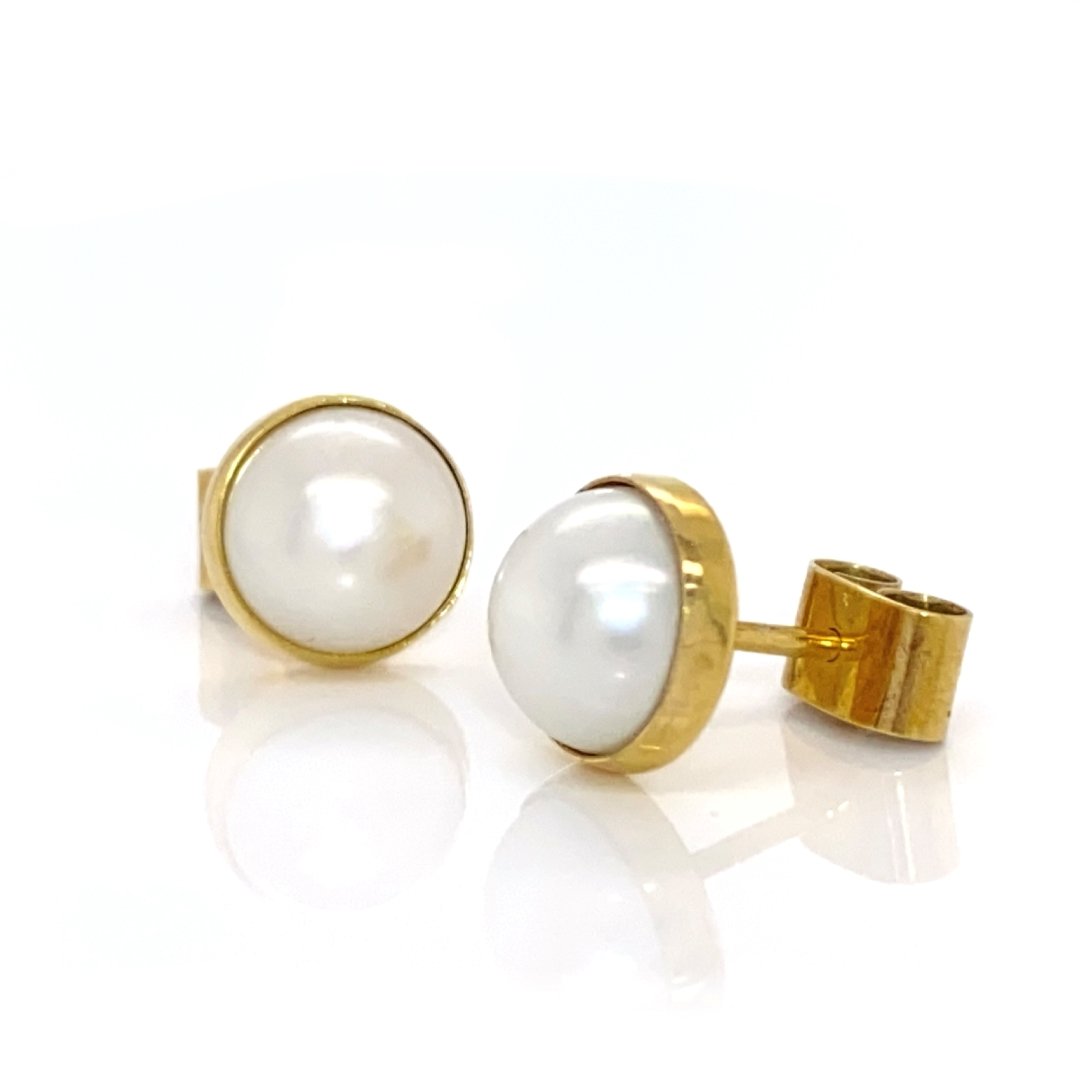 Akoya Cultured Pearl And Gold Earstuds By Heidi Kjeldsen Jewellery ER1797 B