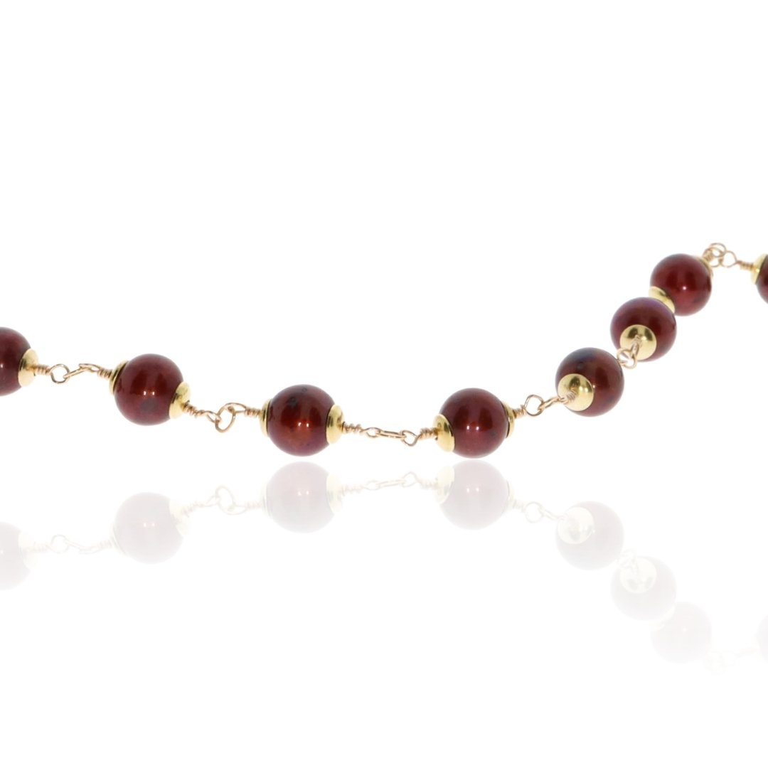 Cranberry Coloured Pearl necklace by Heidi Kjeldsen Jewellery NL1292 Close up view