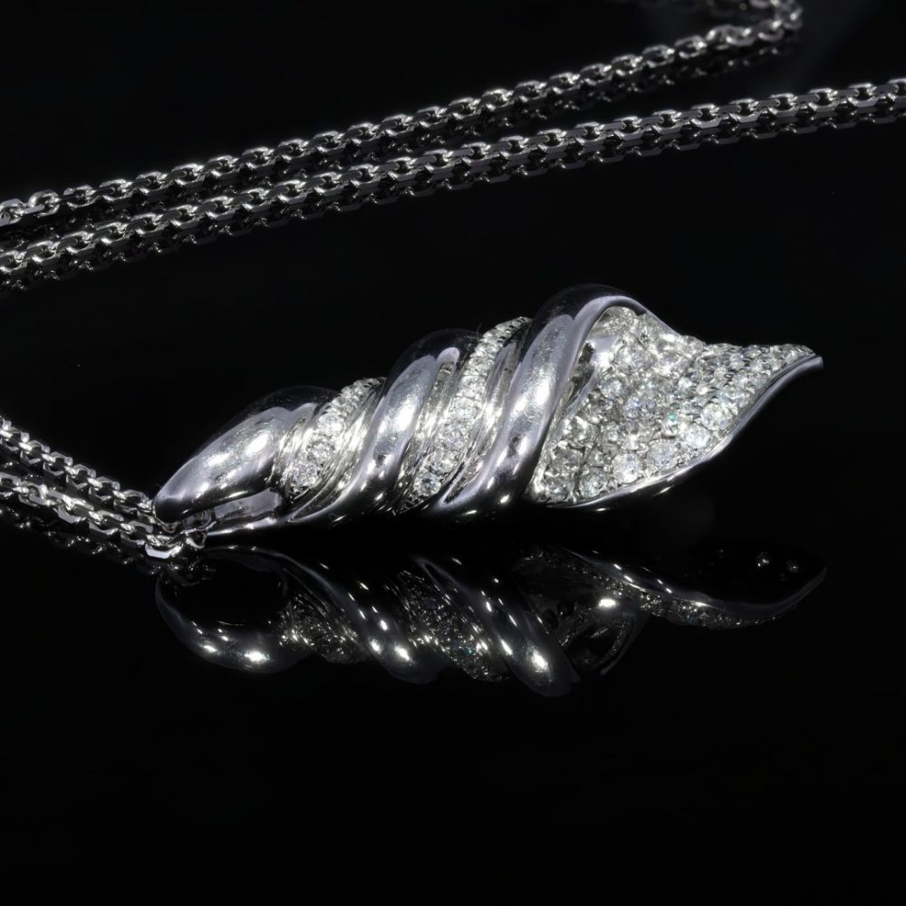 Diamond Shell Pendant By Heidi Kjeldsen Jewellery P821 black