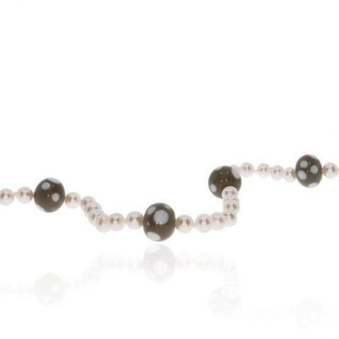 Beige-Dotty-Murano-Glass-and-Cultured-Pearl-Necklace-By-Heidi-Kjeldsen-Jewellery-NL1312-Close-Up
