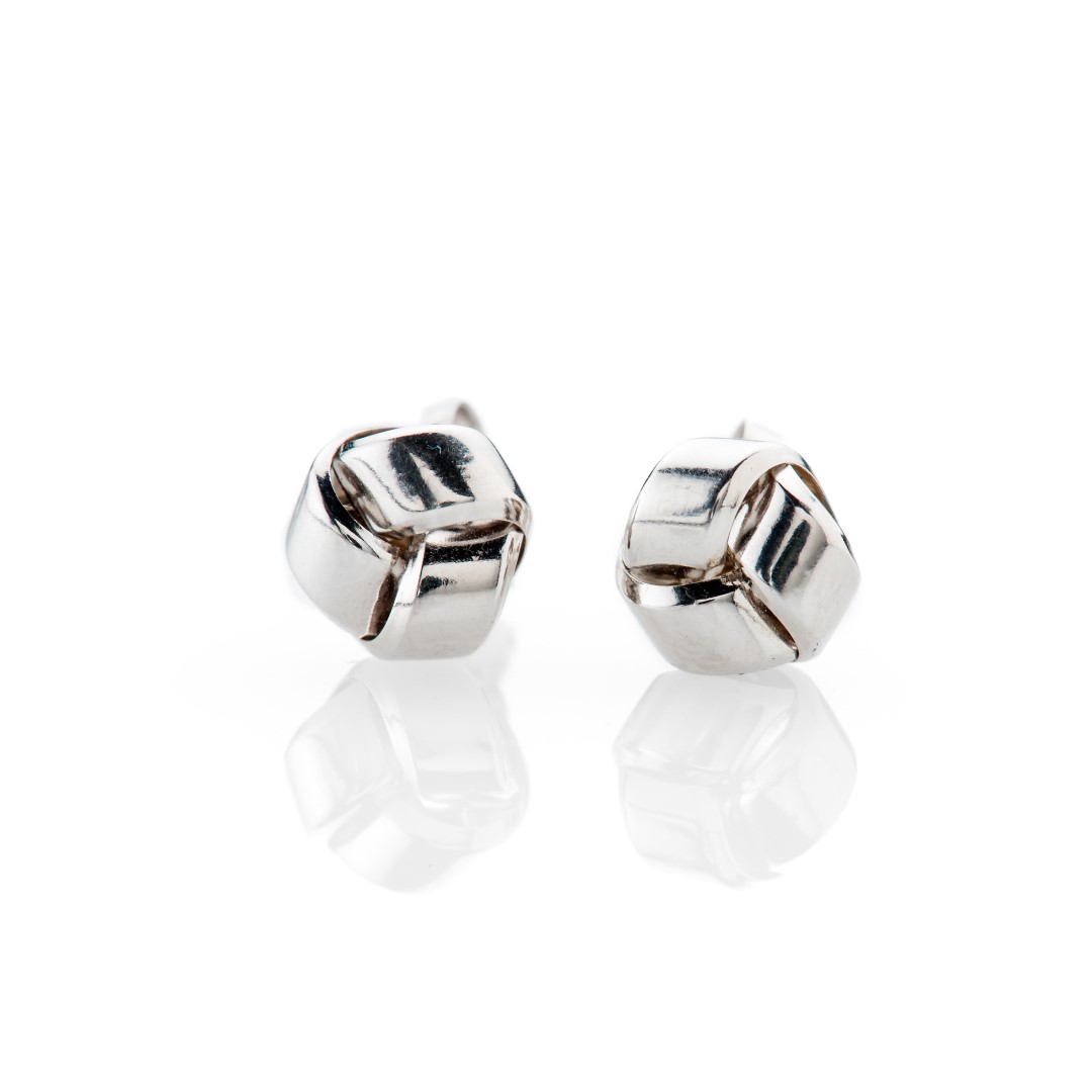 Eye-Catching White Gold “Knot” Earstuds.