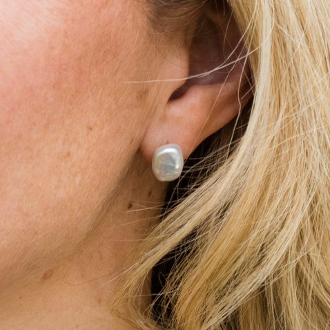 Keshi Cultured Pearl Earrings Heidi Kjeldsen Jewellery Er2026 1 model
