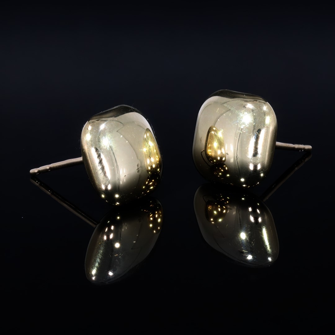 Gold Cushion shaped earrings by Heidi Kjeldsen Jewellers ER2605 black
