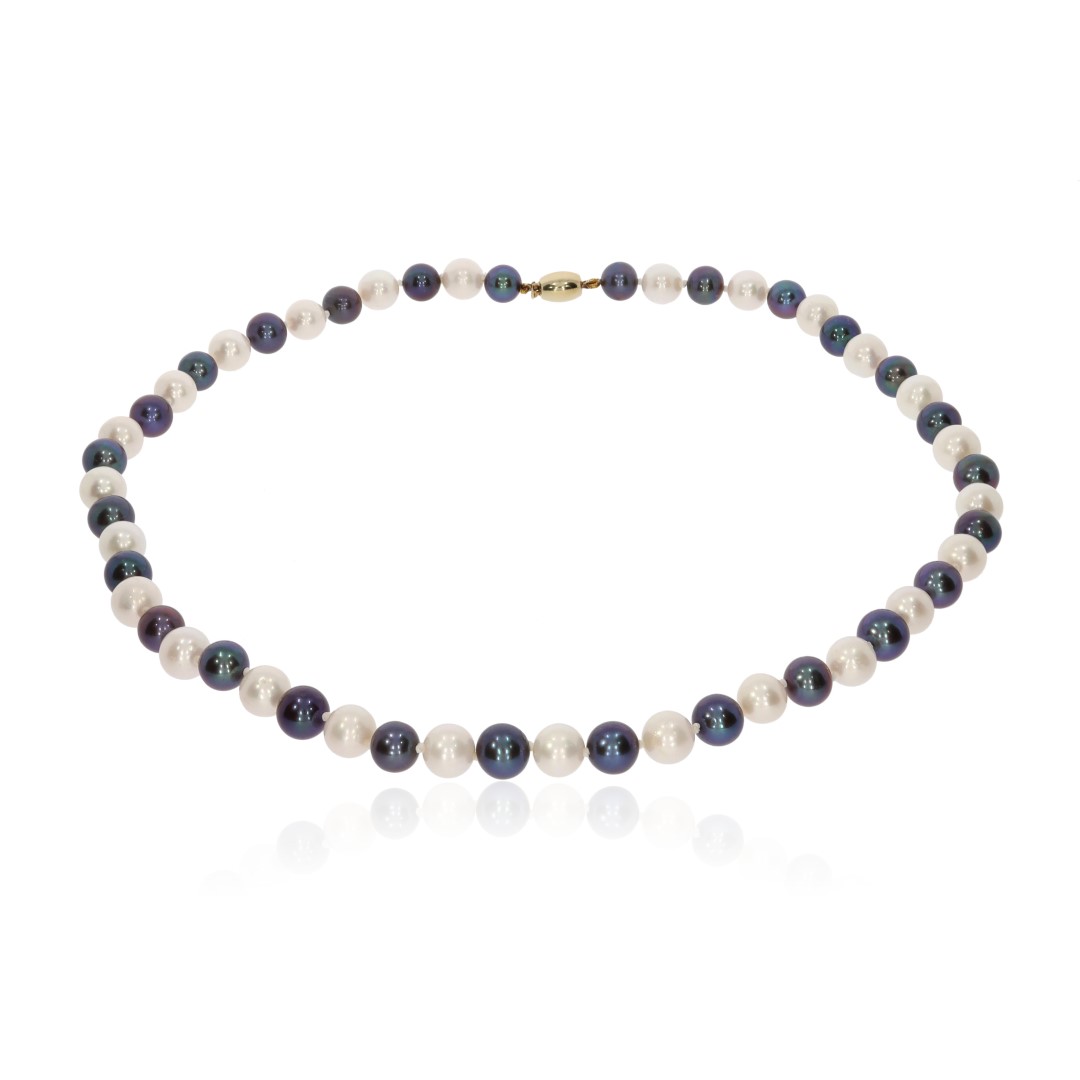 Stunning Black and White Cultured Pearl Necklace