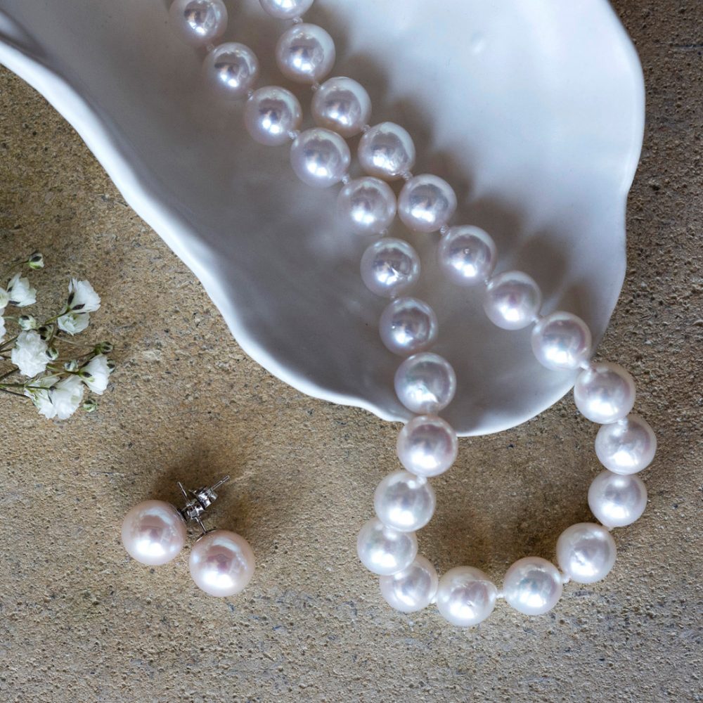 Cultured Pearl Earrings ER2622 and Pearl Necklace NL1152 by Heidi Kjeldsen Jewellery Still