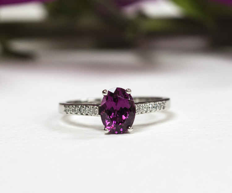 a Rutland Collection - Summer Jewels - Pink Sapphire Oval Ring
